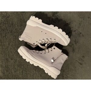 Blowfish Malibu Women Beige High Top Lug Sole Sneakers Side Zip Booties Size 8.5